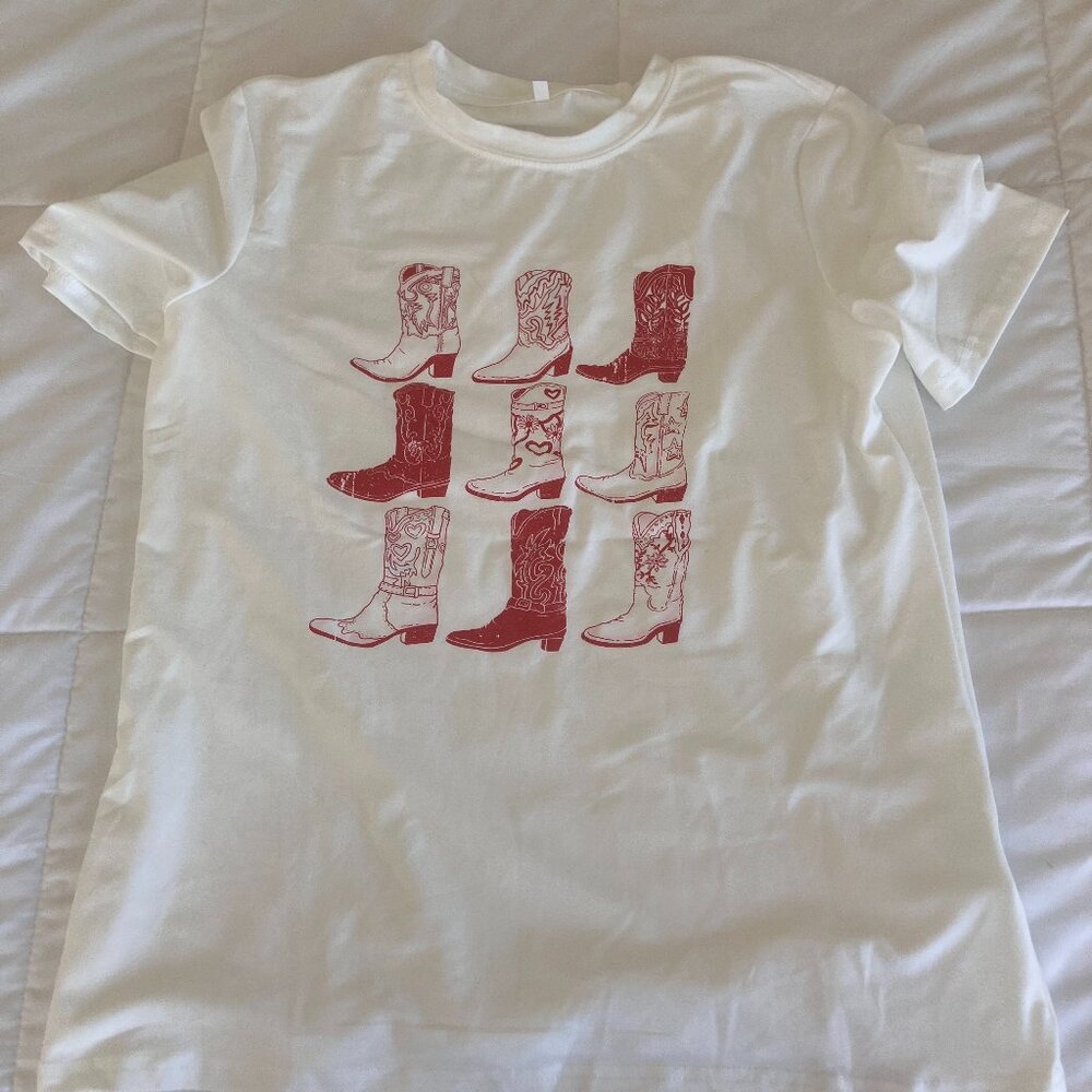 Country cowboy boot graphic tee